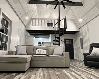 Serene Cottage on 18 Acres Close to Lake Cumberland - Monticello - Sala de estar