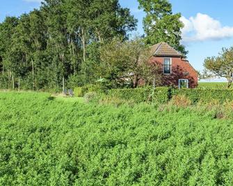 Peaceful vacation home in Finsterwolde with wide views. - Winschoten - Outdoors view