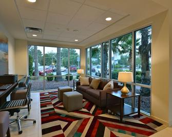 هوثورن سويتس باي ويندام إل باسو إيربورت - إل باسو - ردهة