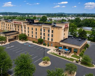 Hampton Inn and Suites Woodstock - Woodstock - Gebäude