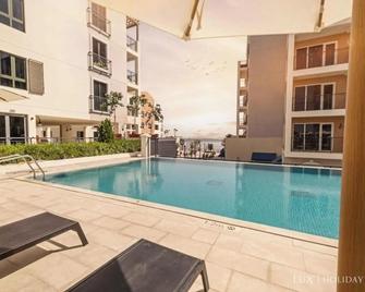 Lux The La Mer By The Sea Suite 4 - Dubai - Pool