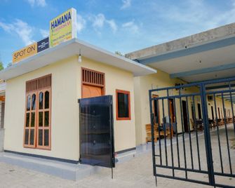 Spot On 1976 Hamana Beach Inn - Pacitan - Edificio