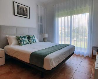 Excellent apartment in a quiet area with pool and mountain views - Albufeira - Habitación