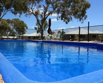 Casa Nostra Motel - Rockhampton - Svømmebasseng