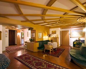 Hotel Al Lago - Soraga - Sala de estar