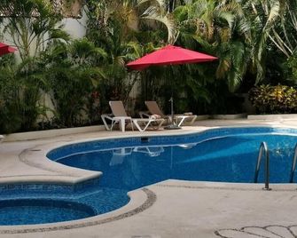 Adhara Express - Cancún - Alberca
