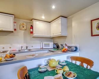 1 bedroom accommodation in Goldsborough, near Harrogate - Knaresborough - Kitchen