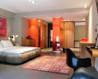 101 Adrianou Luxury Urban Stay - Athens - Bedroom