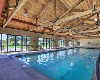 Charming Redmond Townhome With Resort Am - Redmond - Pool