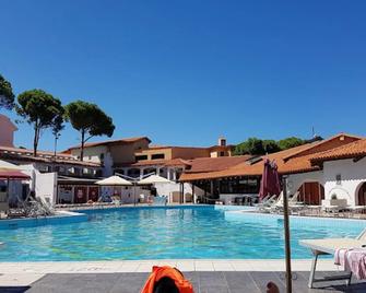 Club Esse Cala Bitta - Baia Sardinia - Pool