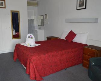 Charters Towers Motel - Charters Towers - Bedroom