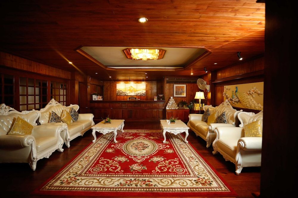 E-Outfitting Vang Thong Hotel - לואנג פראבאנג - לובי