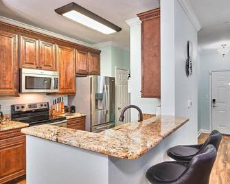 Florida Dream Vacation All new with Amenities - Pebble Creek - Kitchen