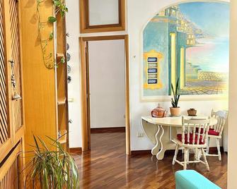 Casa Vacanze Seahorse - Салерно - Їдальня