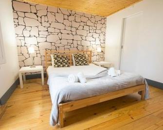 Hostel Se Velha - Coimbra - Bedroom