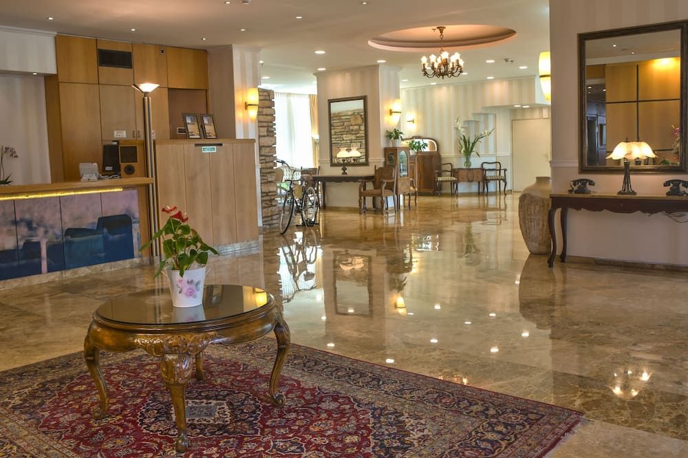 מלון העונות