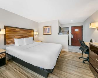 Quality Inn & Suites - Sacramento - Bedroom
