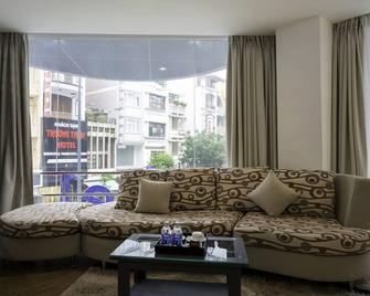 Calista Sai Gon Hotel - Ho Chi Minh City - Living room