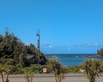 Little Beach Resort - Ucluelet