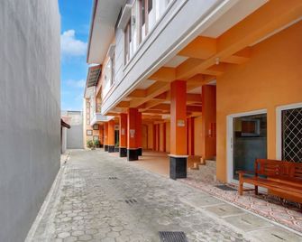 OYO 90768 Endrayanti Inn Syariah - Yogyakarta - Gebäude