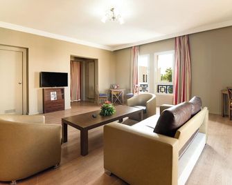 ibis Oujda - Уджда - Вітальня