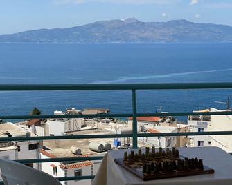 Ernest Apartments - Саранда - Балкон