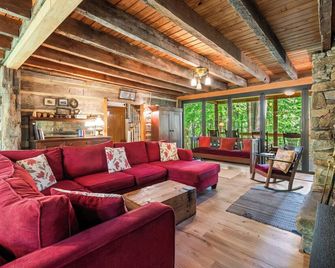 Restored Double Log Cabin on 400 Mountain Acres - Afton - Living room