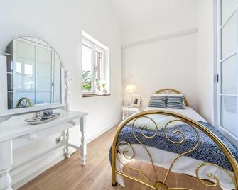 5 Bedroom Villa, Pool, Sea Views, Baska Voda - Baška Voda - Dormitor