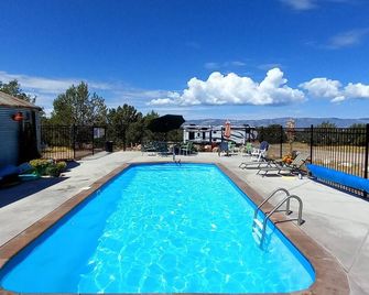 Hacienda Roja - The Juniper #5 at Wind Walker Homestead - Spring City - Piscina