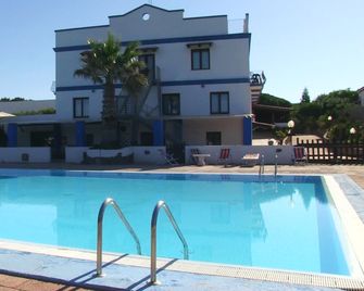 Hotel Stella Del Sud - Calasetta - Bazén