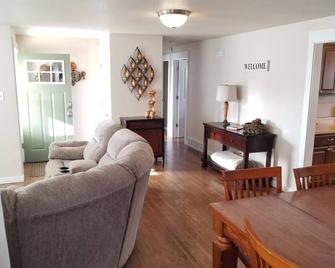 There's no place like home but this is close - Free internet with Wi-Fi - Casper - Living room