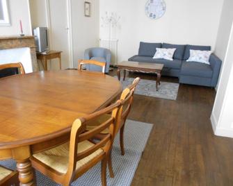8 Rue de la Petite Bilange ' Maison du Centre' - Saumur - Dining room