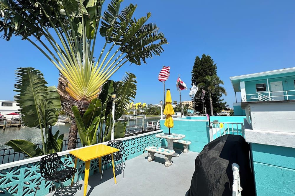 Sea Jay Motel and Marina - טרז'ר איילנד - מרפסת