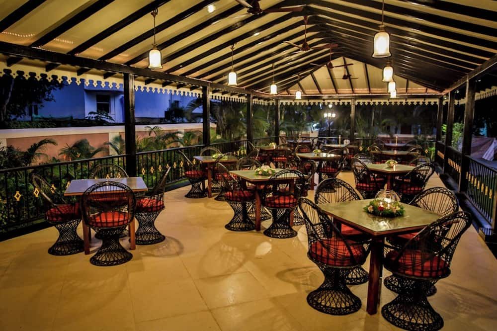 De Mandarin Beach Resort Suites & Villas - קנדולים