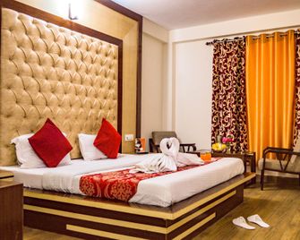 Village House - A Perfect Home Stay - Manali - Bedroom