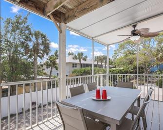 Dolphin Resort home - Holmes Beach - Balkon