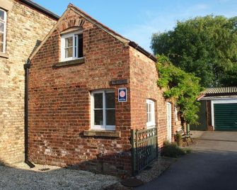 The Stables At Owlett Hall - Scunthorpe - Building