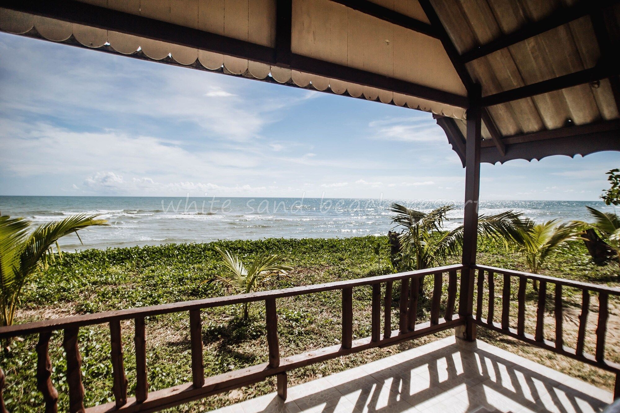 وايت ساند بيتش ريزورت