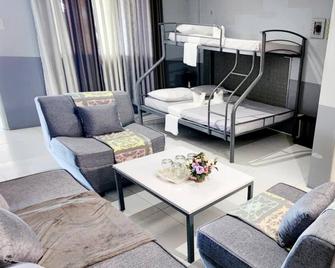 Rocca Del Garda Residences - Cardona - Living room