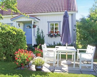 Stunning home in Eskilstuna with sauna - Eskilstuna - Innenhof