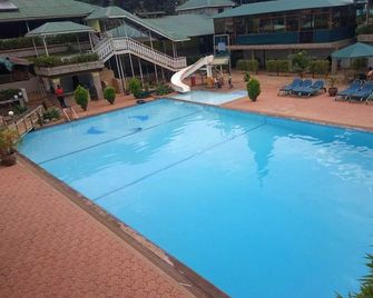 Deep Sea Resort Kitale - Kitale - Piscina
