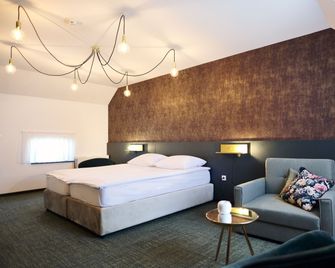 Mokrice Castle Estate - Jesenice (Brezice)