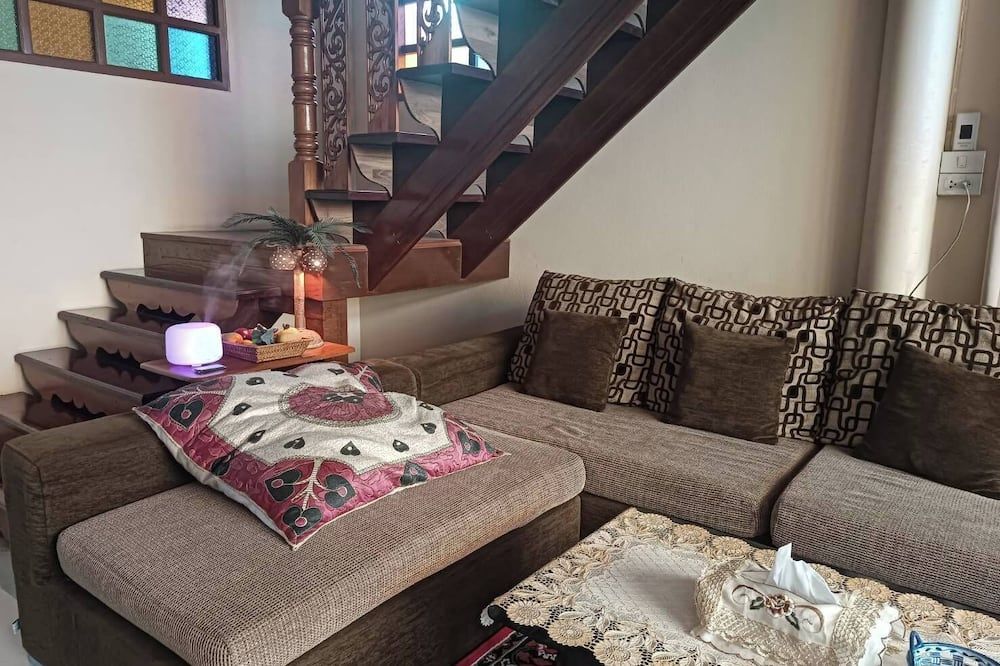 2 Brs House Near Lamsali Mrt, Baanchaysala - בנגקוק - סלון