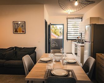 Leu Burgot 1 - 3 étoiles - T2 - Front de mer & centre ville - Appt 13 - Saint-Leu - Essbereich