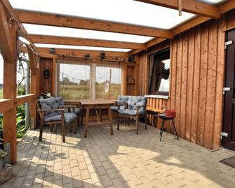 Bezauberndes Ferienhaus in Ruehn am See - Bützow - Patio