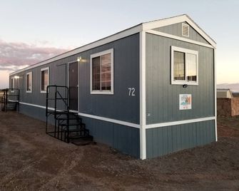 Peaceful Desert Escape Near Iconic Natural Wonders in Williams, Arizona - Valle - Edificio