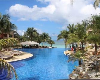 Spectacular Luxury Vacations at Infinity Bay - West Bay - Piscina