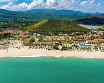 Sunsol Ecoland - Pedro Gonzalez - Beach