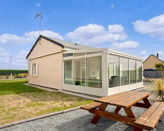 Gorgeous Home In Creances-Plage - Créances - Edificio