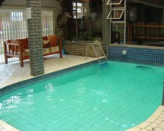 Lens B&B Guesthouse - Benoni - Piscina
